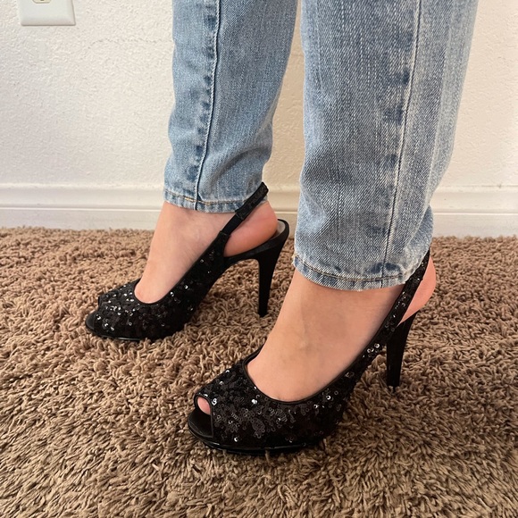 J. RENEE - Picture 2 of 3